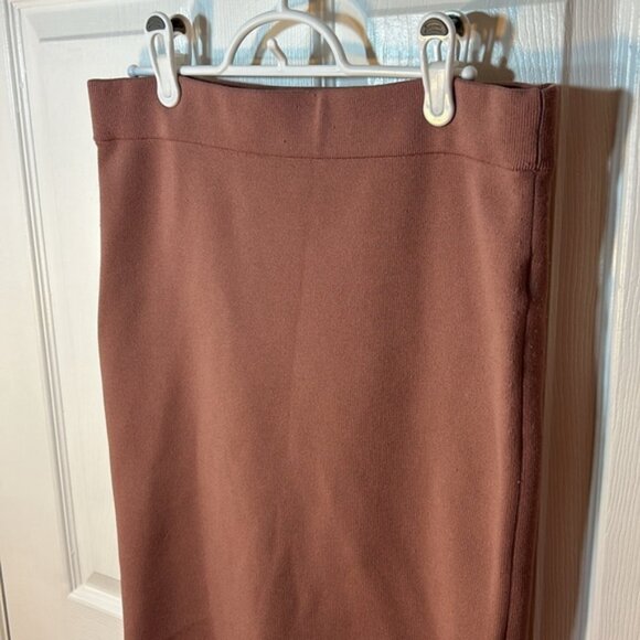 L Babaton Aritzia pink professional career and work wear knit pencil skirt - Picture 2 of 6